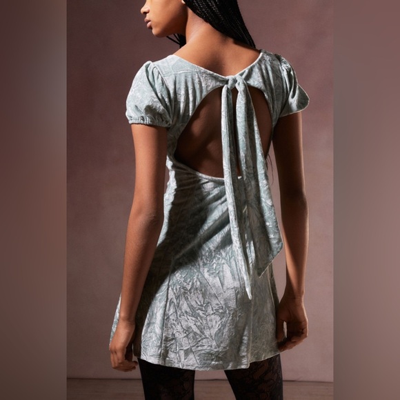 Kimchi Blue Urban Outfitters NWOT Jill Velvet Mini Dress - Picture 2 of 10